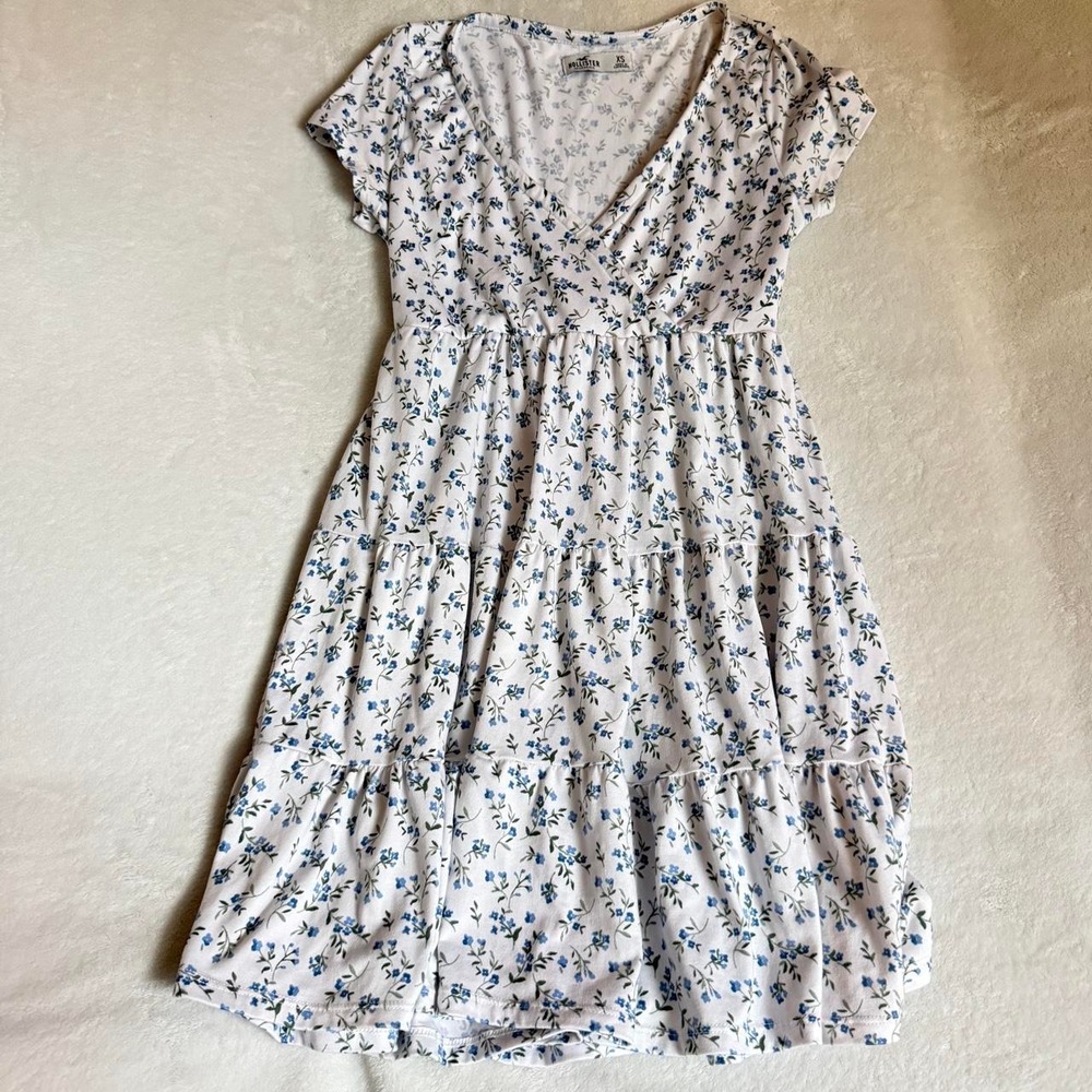 Hollister White Babydoll Dress Blue Floral Print Cottage Garden Boho Summer Mini